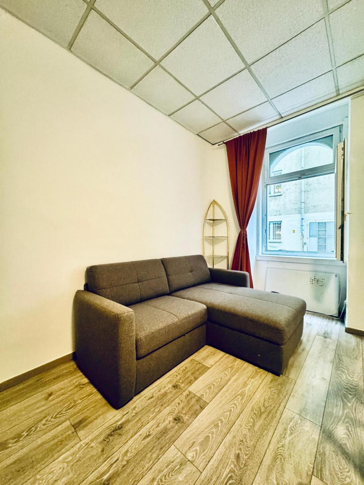 Amazing 2Br Apartment Near Praterstern Wenen Buitenkant foto